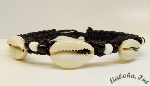 SHELL STRING BRACELET